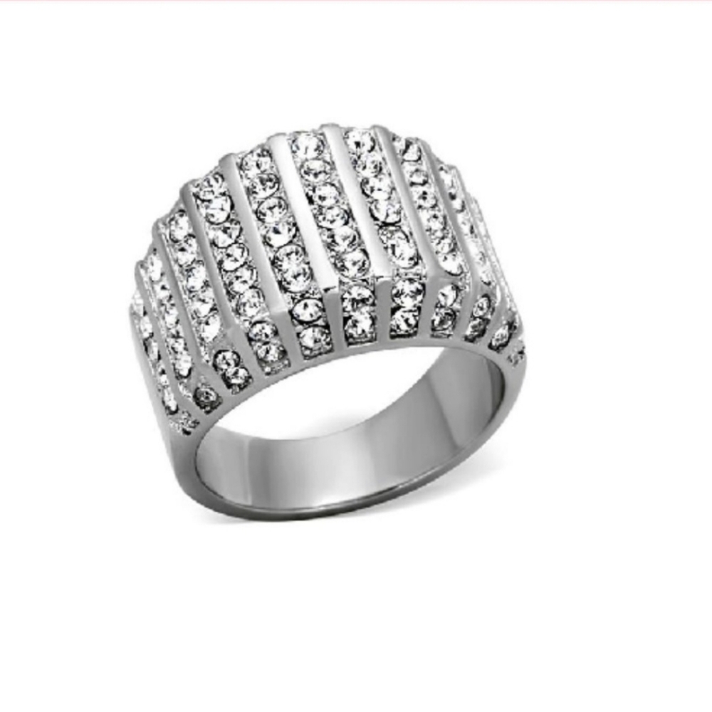 Cocktail ring with ten rows of stunning cubic zirconia stones.